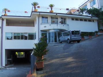 Hotel Seaside WITH RENOVATION AIDS. Calabria 