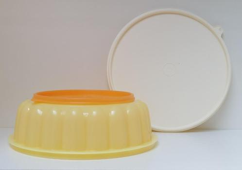 Tupperware Gourmet Mold - Charlotte - Oranje - Opruiming, Huis en Inrichting, Keuken | Tupperware, Nieuw, Bak of Kom, Geel, Crème