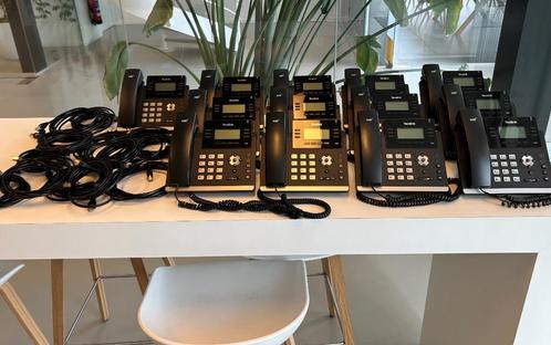 13 vaste telefoontoestellen, 8 headsets, 5 toetsenborden en, Telecommunicatie, Telefooncentrales, Gebruikt, ISDN-centrale, Ophalen