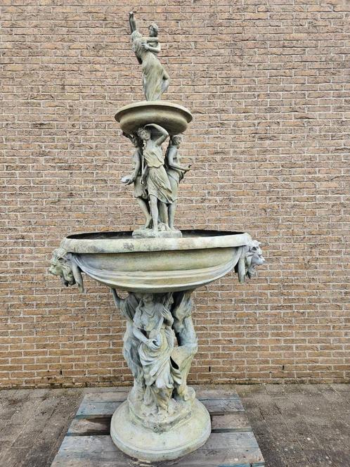 Bronzen fontein met zeer veel figuren 2,70 M lees zoekertje, Jardin & Terrasse, Pièces d'eau & Fontaines, Comme neuf, Fontaine