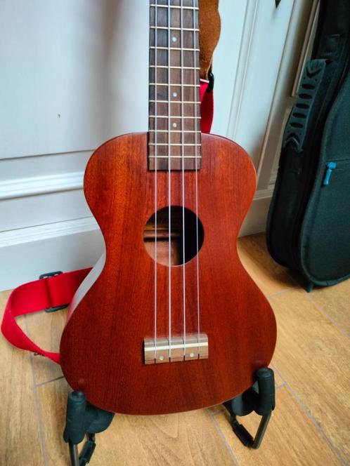 Handmade Ashbury concert ukulele AU 50 C massief sapele 'Pac, Muziek en Instrumenten, Snaarinstrumenten | Overige, Zo goed als nieuw