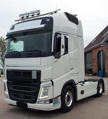 DAKBEUGEL VOLVO FH4 XL-GLOB MET 4 LED 000017A1