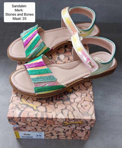 Sandales pour filles : taille 35 de la marque Stones and Bon, Enfants & Bébés, Vêtements enfant | Chaussures & Chaussettes, Neuf