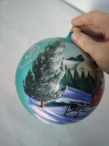 Grande boule de Noël peinte à la main