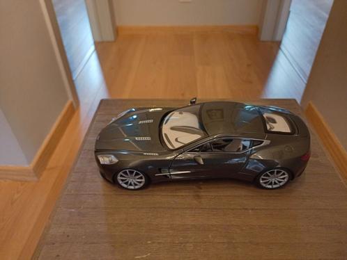 Aston Martin one 77, Hobby & Loisirs créatifs, Voitures miniatures | 1:18, Comme neuf, Voiture, Autoart, Enlèvement ou Envoi
