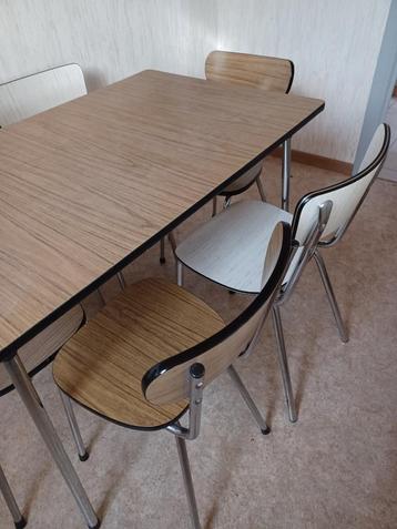 Retro originele formica tafel met 6 stoelen in goede staat