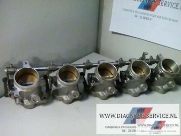 BMW M5 V10 E60 M6 V10 gasklephuis bank 2 links orig num 7834