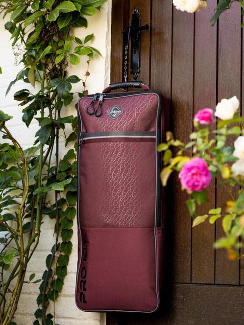 LeMieux Elite Pro Hoofdsteltas Burgundy SALE!, Animaux & Accessoires, Chevaux & Poneys | Brides & Harnachement, Neuf, Dressage