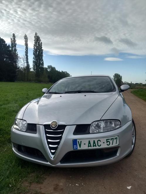 Superbe Alfa Romeo GT 1.8 Twin Spark 91000 km !, Autos, Alfa Romeo, Particulier, GT, ABS, Airbags, Air conditionné, Ordinateur de bord