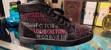 Sneakers style Loubotin en daim noir STRASS taille 42