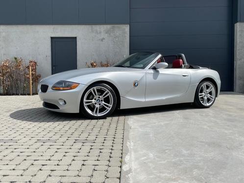 BMW Z4 2.5i en très bon état !, Autos, BMW, Particulier, Z4, Essence, Cabriolet, Boîte manuelle, Argent ou Gris, Autres couleurs