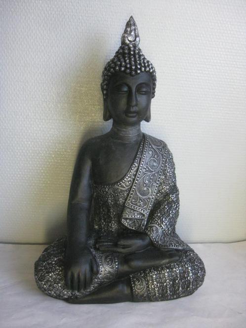 Boeddha beeld van steen en zwart, zilverkleur - NIEUW., Collections, Religion, Neuf, Bouddhisme, Image, Enlèvement ou Envoi