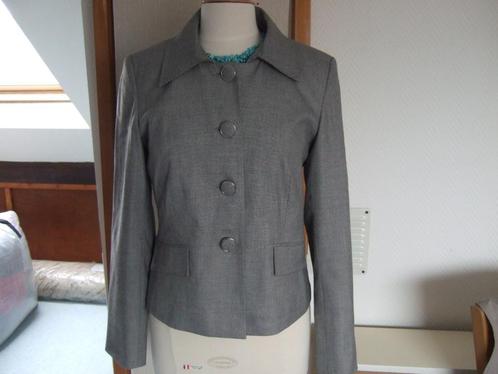 veste blazer noir et blanc taille 42 doublée, Vêtements | Femmes, Vestes & Costumes, Porté, Costume ou Complet, Taille 42/44 (L)