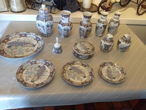 Belle armoire/vaisselle en porcelaine VAGA, Antiquités & Art, Antiquités | Porcelaine, Enlèvement