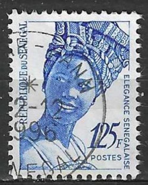 Senegal 1993 - Yvert 1040 - Elegante Senegalese (ST), Timbres & Monnaies, Timbres | Afrique, Affranchi, Envoi