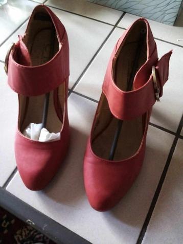 escarpins en cuir rouges chaussures à talons taille 39 avec 