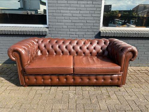 Stoere Chesterfield zetel bruin GRATIS GELEVERD, Huis en Inrichting, Zetels | Voetbanken en poefs, Leer, Ophalen of Verzenden