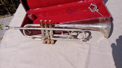Kwaliteitsvolle trompet COUESNON, Muziek en Instrumenten, Blaasinstrumenten | Trompetten, Gebruikt, Met koffer, Ophalen of Verzenden