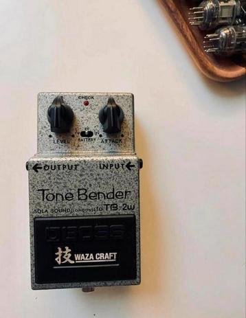 BOSS TONE BENDER TB-2W - never plugged 