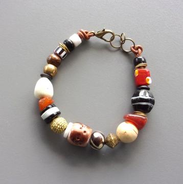 Bracelet homme ou femme avec perles de troc anciennes, agate