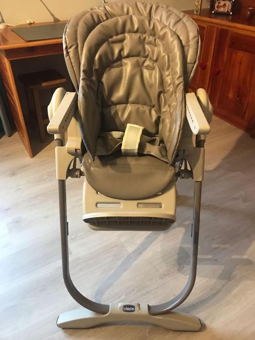 Chaise haute pratique pour accompagner votre enfant repas, Kinderen en Baby's, Kinderstoelen, Zo goed als nieuw, Meegroeistoel