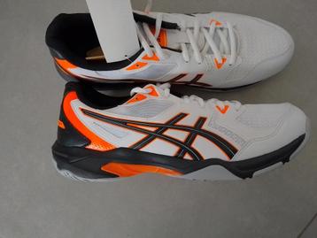 Nieuwe Asics indoor sportschoenen maat 44