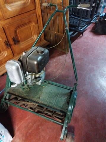 Veldmaaier, staat al jaren stil.