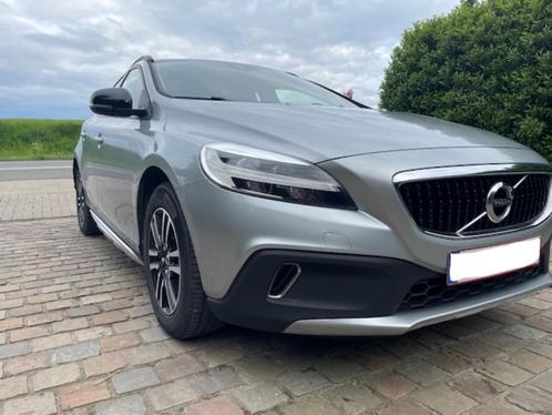 Volvo V40 Cross Country D2 Automaat Momentum, Autos, Volvo, Particulier, V40, Airbags, Air conditionné, Bluetooth, Verrouillage central