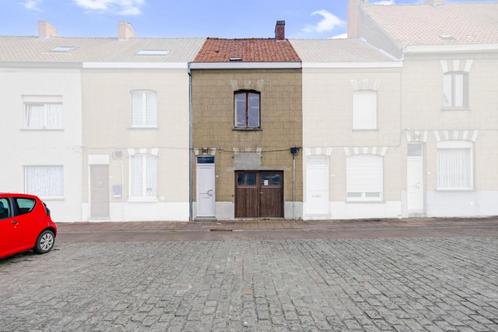 Maison de ville à rénover entièrement, Immo, Maisons à vendre, Province de Hainaut, Jusqu'à 200 m², Maison 2 façades