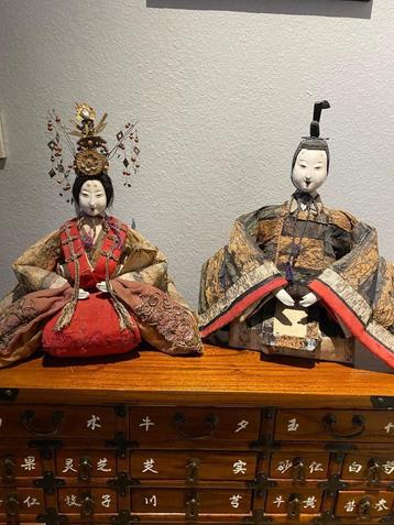 Couple de poupées hina ningyo empereur et impératrice périod