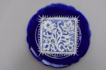 2x bord blauw indigo met wit crème kantwerk lace décor