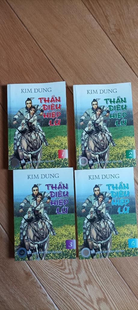 Thần điêu hiệp lữ - Kim Dung -4 livres en vietnamien 2003, Livres, Livres Autre, Comme neuf, Envoi