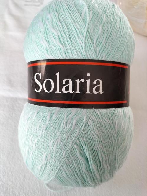Pelote de laine Solaria 3 Suisses 500 gr vert., Hobby & Loisirs créatifs, Tricot & Crochet, Comme neuf, Enlèvement ou Envoi