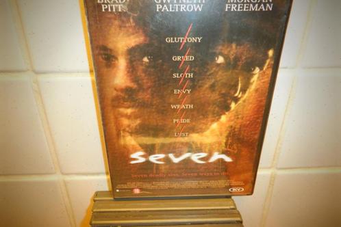 DVD Seven .(Brad Pitt,Gwyneth Paltrow en Morgan Freeman), CD & DVD, DVD | Thrillers & Policiers, Comme neuf, Thriller d'action