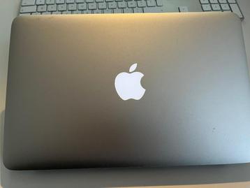 MacBook Air 11 inch A1465  batterij nog goede staat 