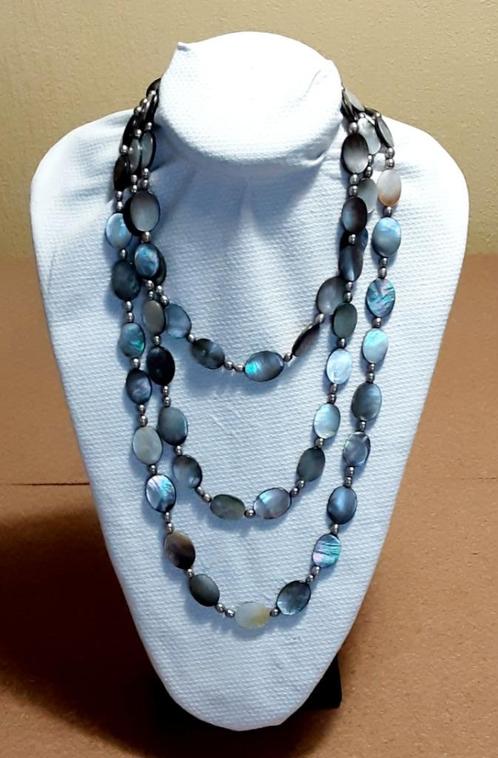 Magnifique collier long avec tranches de perles, Bijoux, Sacs & Beauté, Colliers, Comme neuf, Pierre ou Minéral, Autres couleurs