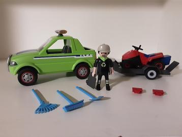 Jardinier PlayMobil avec voiture et tondeuse à gazon