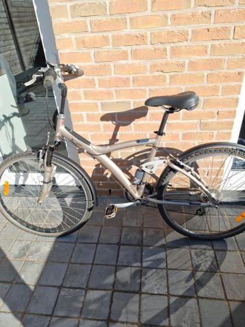 Fiets met 21 versnellingen van Shimano te koop.