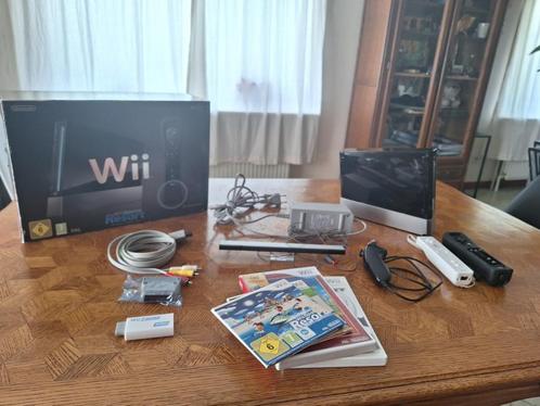 Wii (zwart) + spelletjes + HDMI-adapter, Consoles de jeu & Jeux vidéo, Consoles de jeu | Nintendo Wii, Comme neuf, Avec 2 manettes