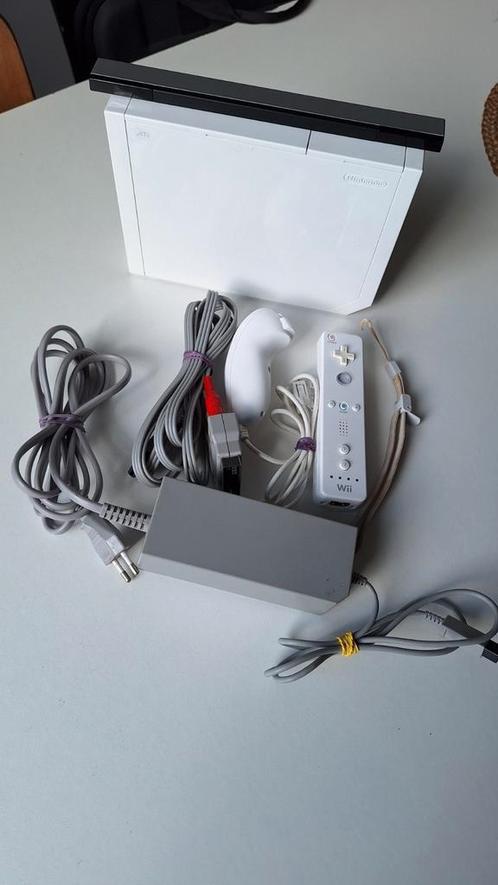 Pack Nintendo Wii RVL-001, Consoles de jeu & Jeux vidéo, Consoles de jeu | Nintendo Wii, Utilisé, Avec 2 manettes, Enlèvement ou Envoi