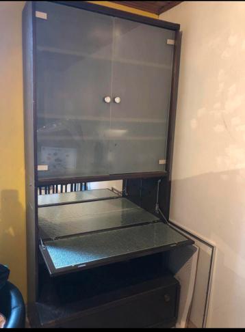 Driedelige barkast met ingebouwde lichten