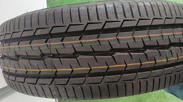 Wiel met nieuwe band camper / bestelwagen ford