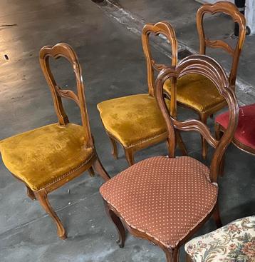 4 chaises antiques 