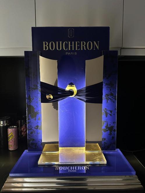 Parfum lichtbak van "Boucheron" reclame / decoratie, Verzamelen, Merken en Reclamevoorwerpen, Zo goed als nieuw, Lichtbak of (neon) lamp