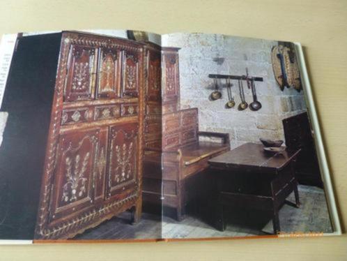 boek: mobilier Breton - Lucile Oliver (FR), Livres, Art & Culture | Architecture, Utilisé, Style ou Courant, Envoi