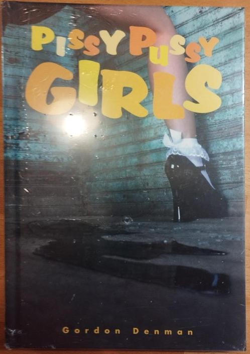 Pissy Pussy Girls boek, Boeken, Kunst en Cultuur | Fotografie en Design, Nieuw, Fotografie algemeen, Verzenden