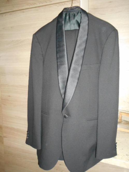 Nouveau costume de smoking Sterling avec 2 pantalons, Vêtements | Hommes, Costumes & Vestes, Neuf, Noir, Enlèvement ou Envoi
