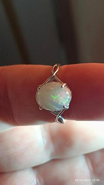 Sterling zilveren ring met Welo opaal 