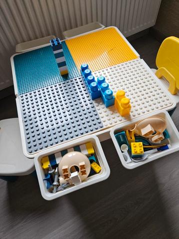 Bouwtafel met 2 stoeltjes (Duplo, Lego, MegaBloks, ...) 