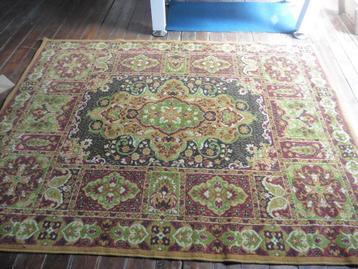 Un tapis de salon ou autres - design traditionnel oriental